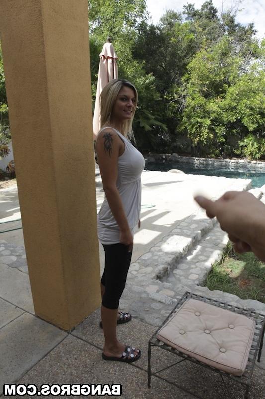 20P Beautiful babe handles a huge cock
