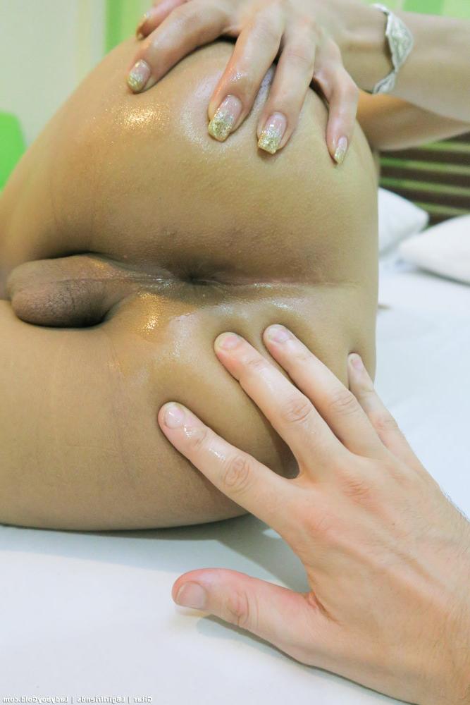 16P Slim blonde ladyboy bj