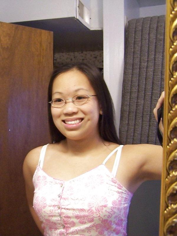 5P Shaved asian nude self pics