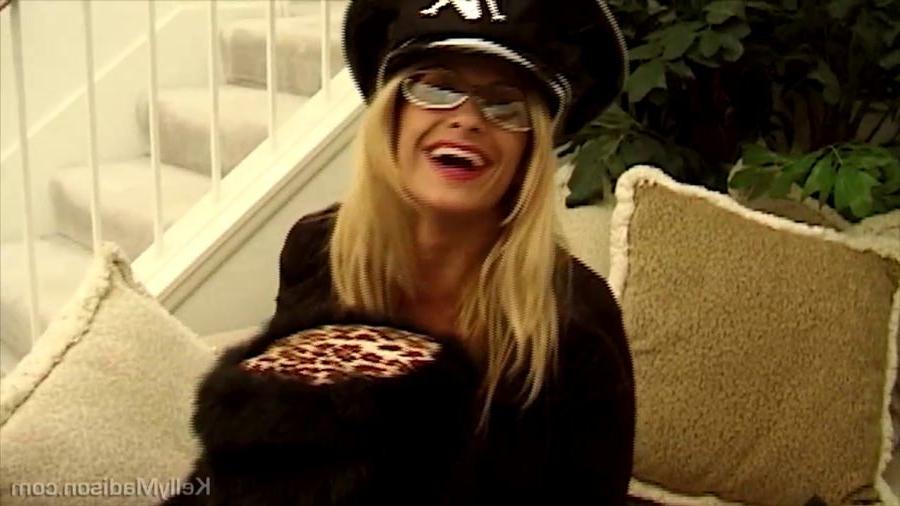 16P Kelly Madison invites her friend to a threesome