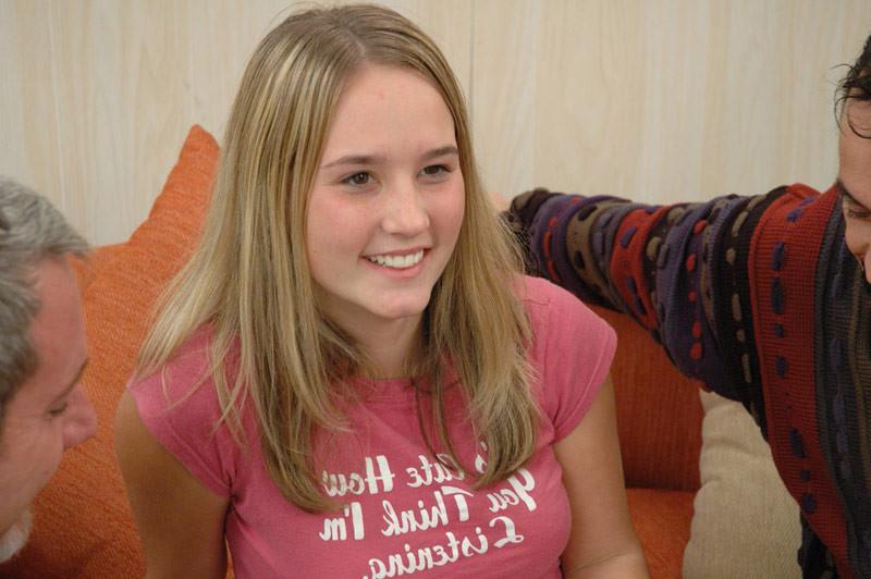 16P Blonde girl banged in threesome sex