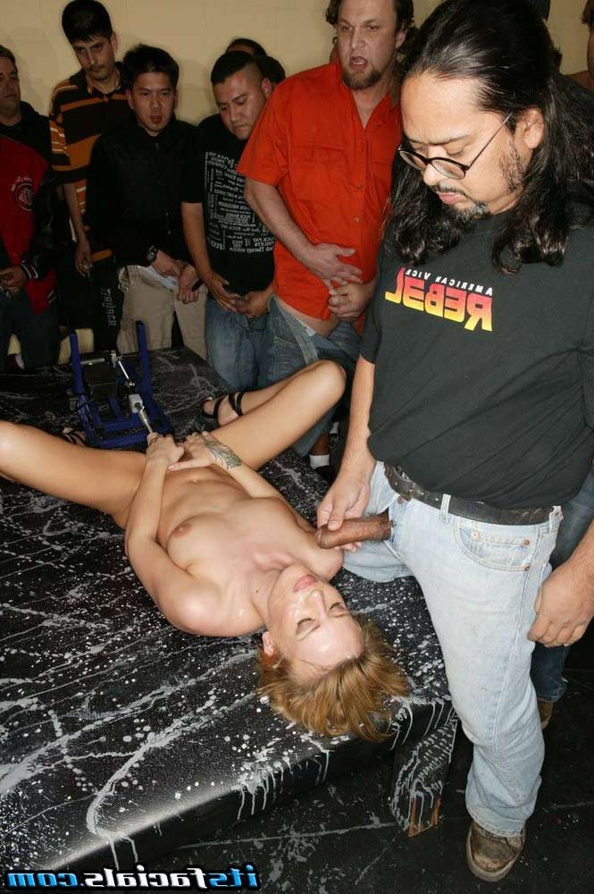 16P Cumshoting in a slut face in hard gangbang
