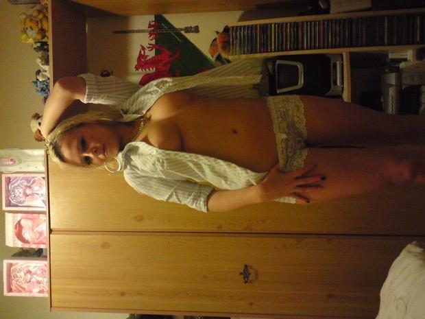 15P A college teen takes pics of herself for dating website