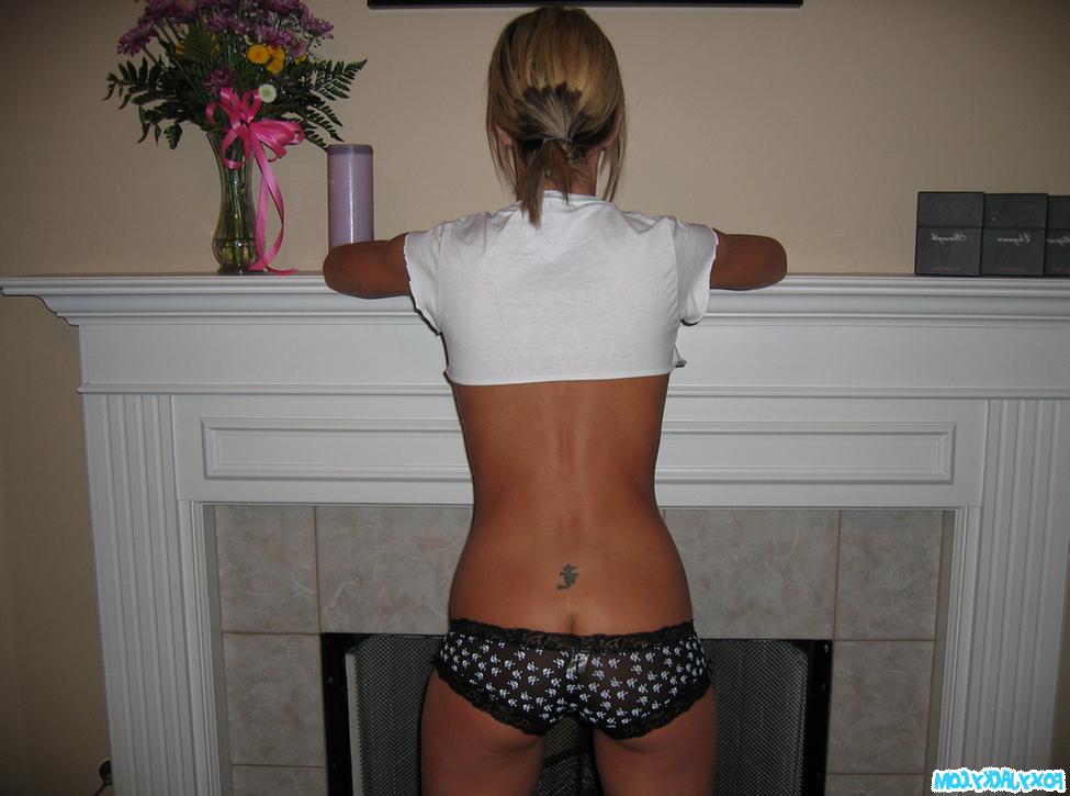 15P Sweet blonde amateur hottie in XXX