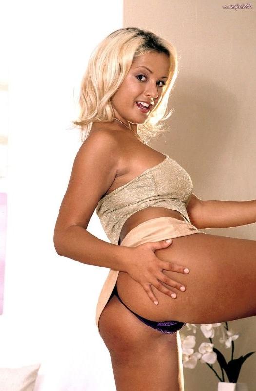 16P Nancy Sweet toying her ass and pussy with vibrator