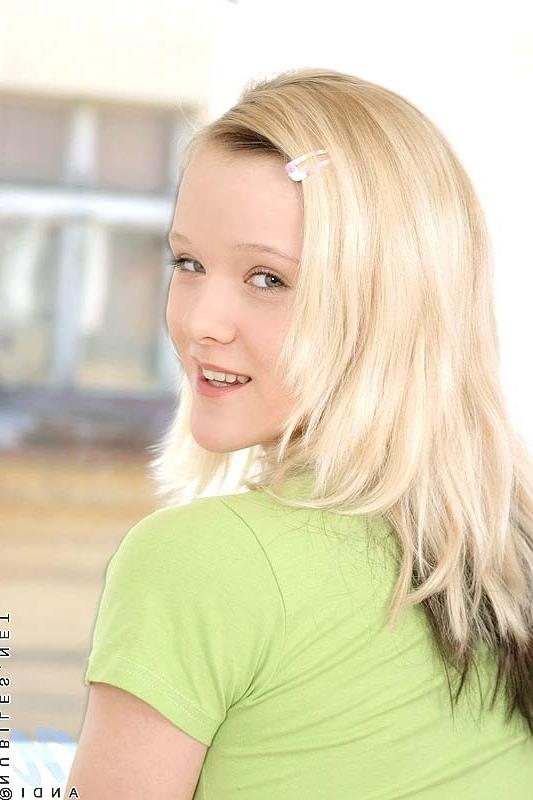 15P Blonde probes her virgin pussy