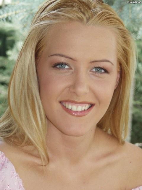 16P Cute blonde Sophie Sweet playing with vibrator