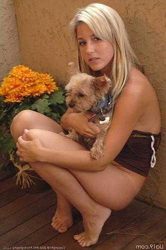 25P Blonde exposing nipples in new house
