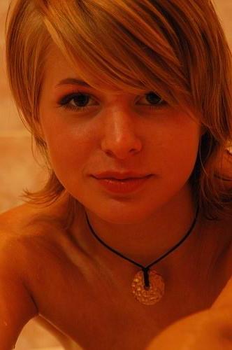 21P Tasty blonde wet clit bath time