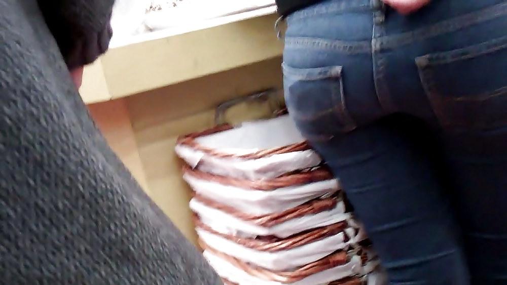 25P Bubble butt & ass in tight jeans