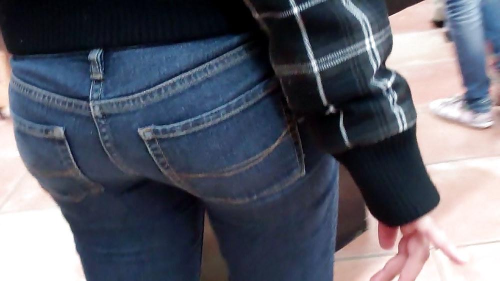 25P Bubble butt & ass in tight jeans