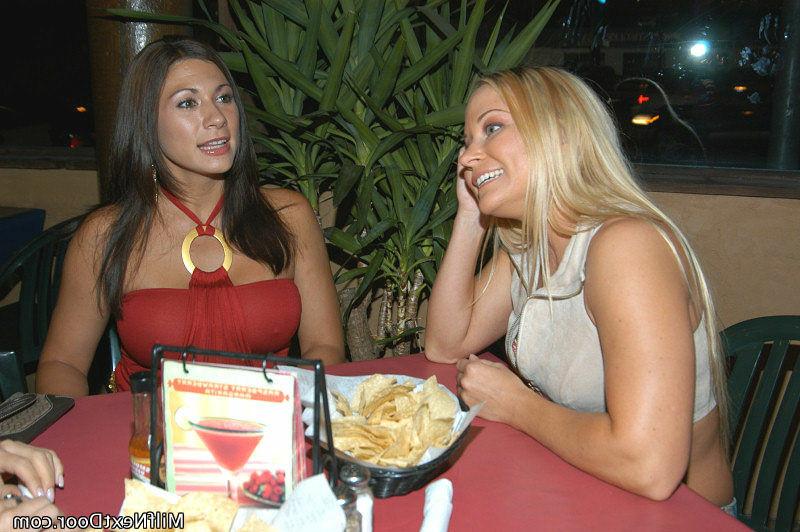 12P 12 pics and 1 movie of Silvia from Milf Next Door