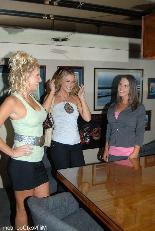 12P 12 pics and 1 movie of Kylani from Milf Next Door