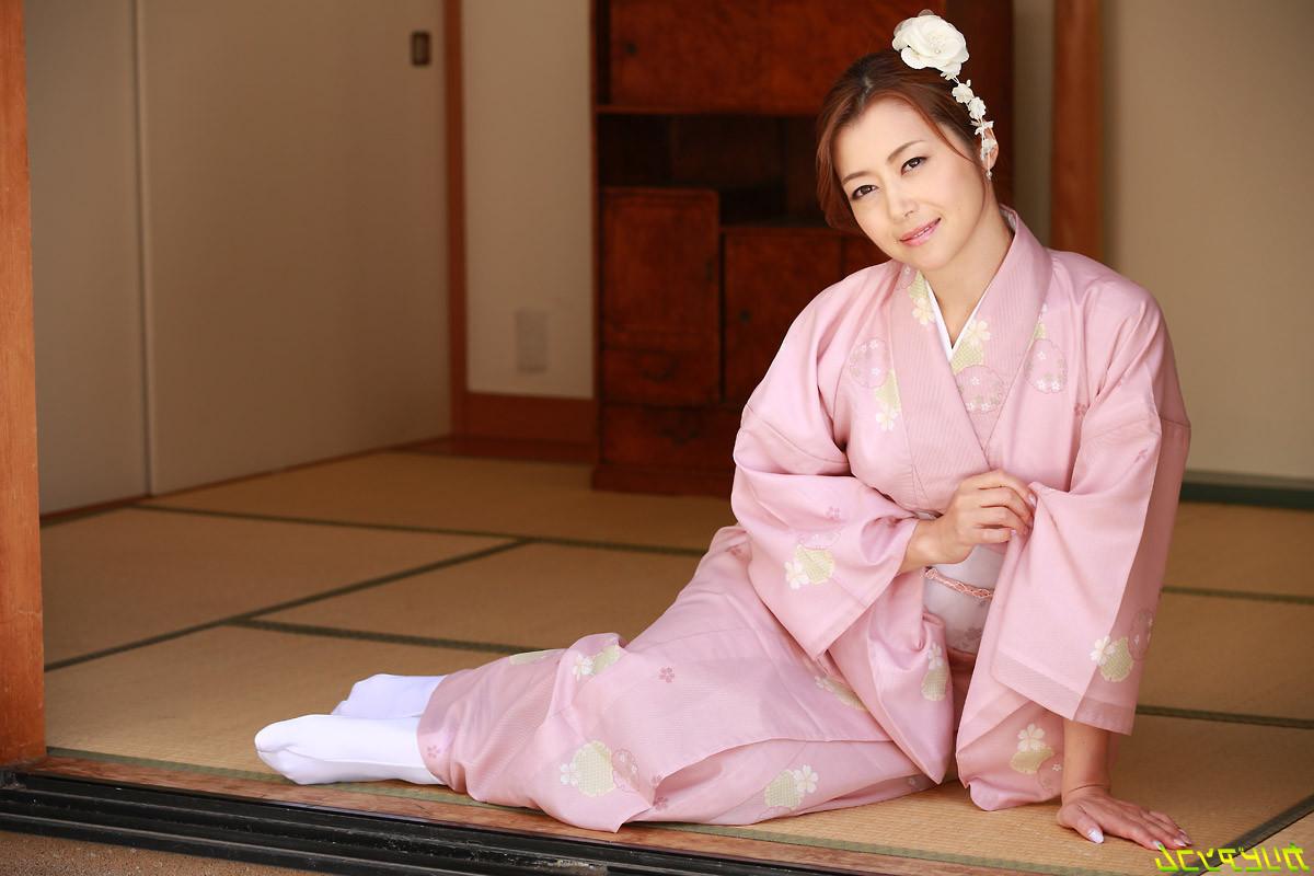 25P Yukata Kimono Bukkake Cumshots