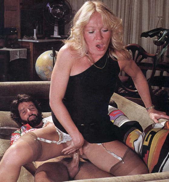 12P Vintage pornstar Jessie St James fucked in hardcore threesome pics