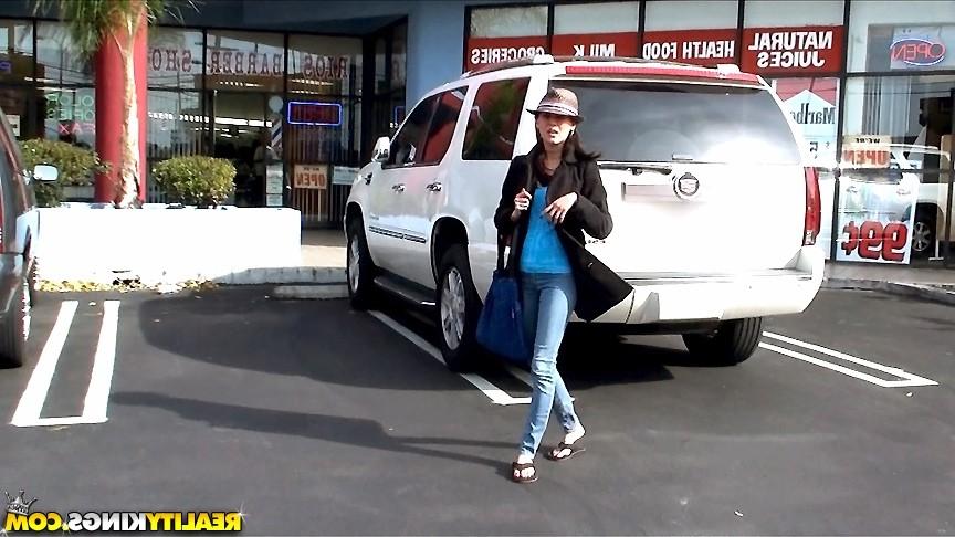 12P 12 pics and 1 movie of Astryd from Street Blowjobs