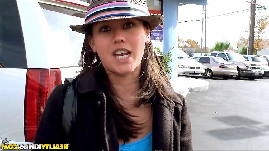 12P 12 pics and 1 movie of Astryd from Street Blowjobs