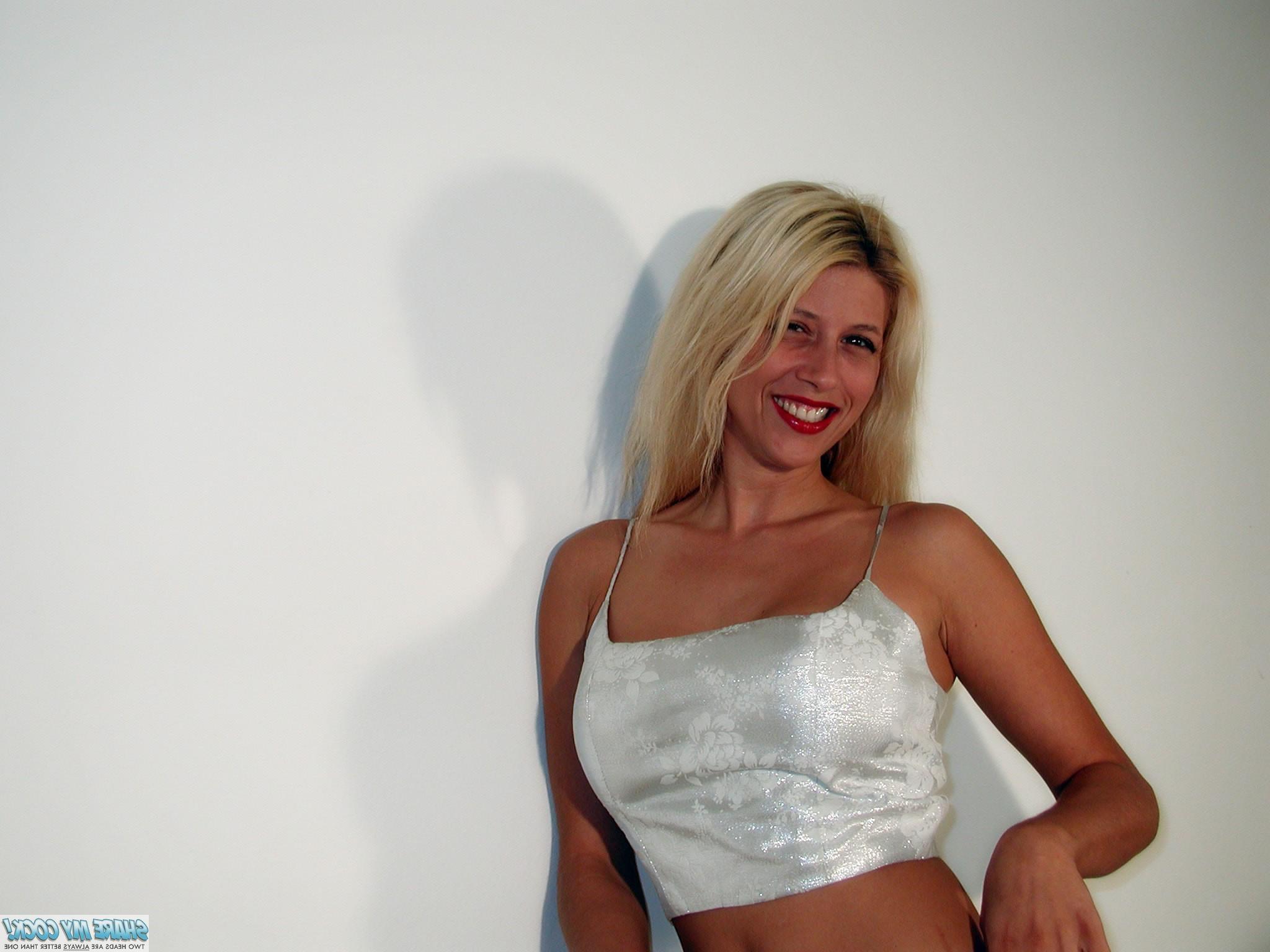 18P Two blondes give blow job together and take facial
