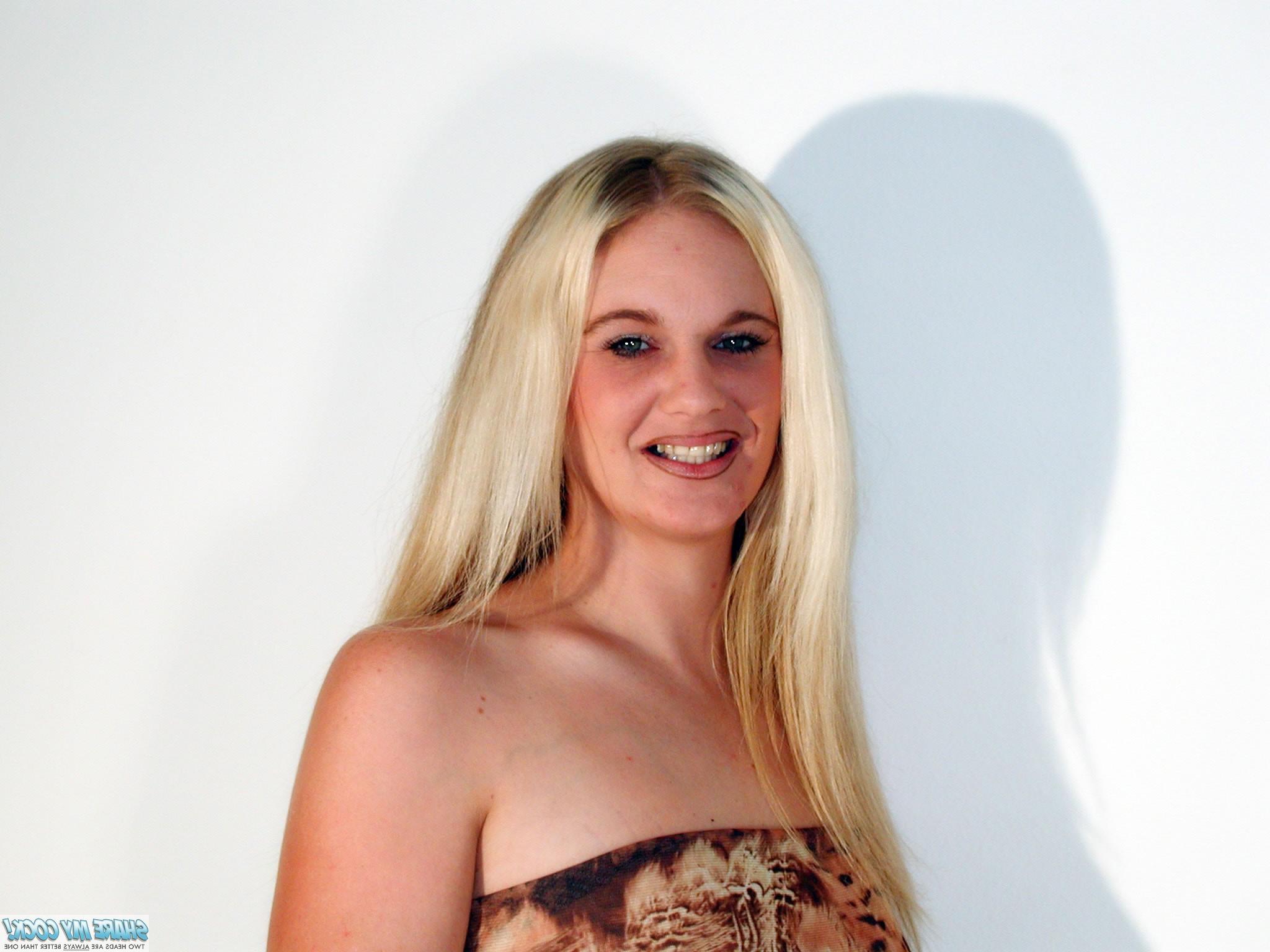 18P Two blondes give blow job together and take facial