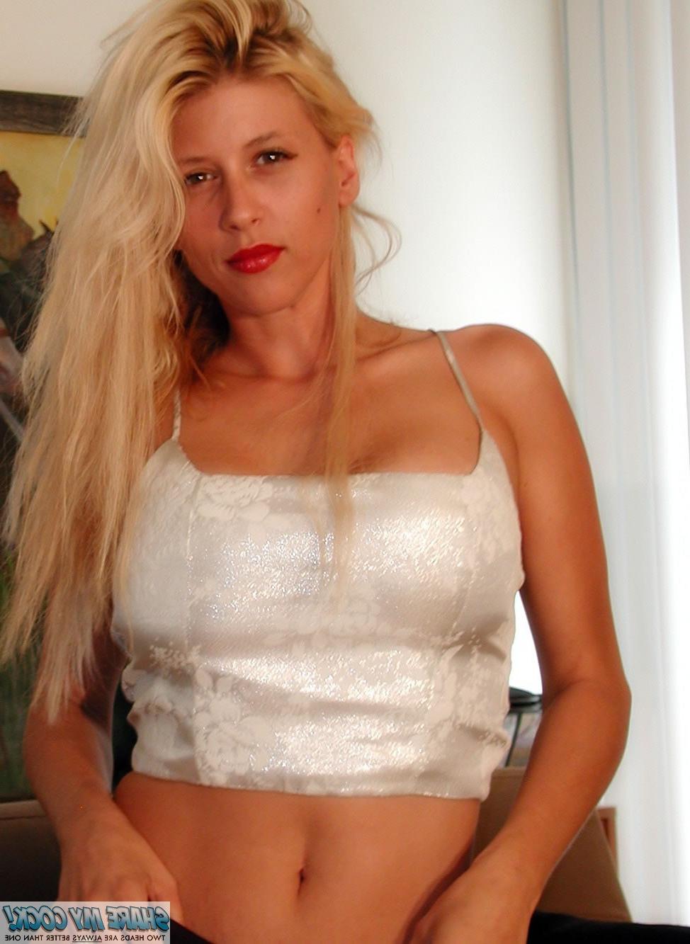 18P Two blondes give blow job together and take facial