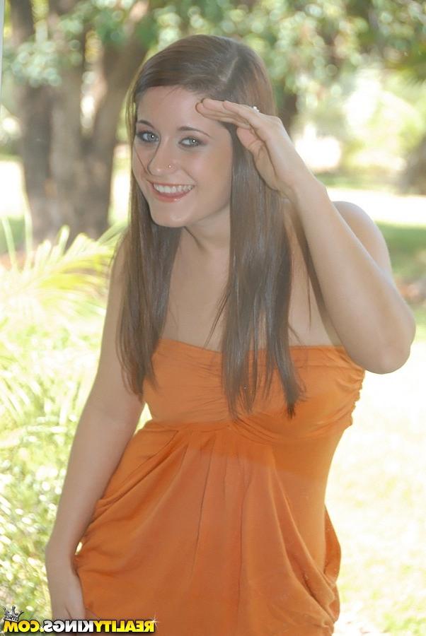 12P 12 pics and 1 movie of Layla from Cum Fiesta
