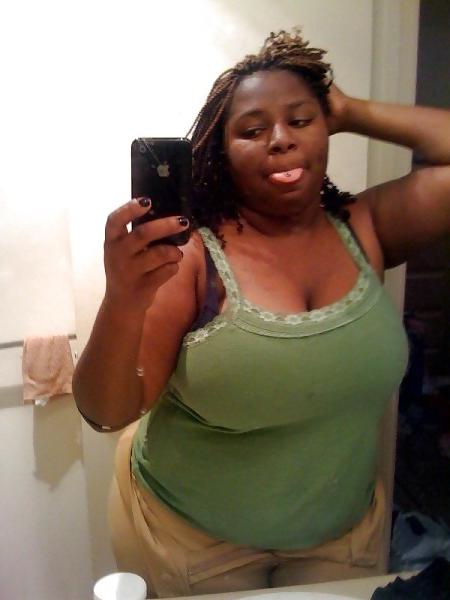 25P Busty Ebony Babes From SmutDates.com