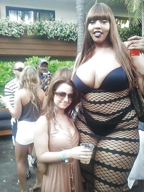25P Busty Ebony Babes From SmutDates.com