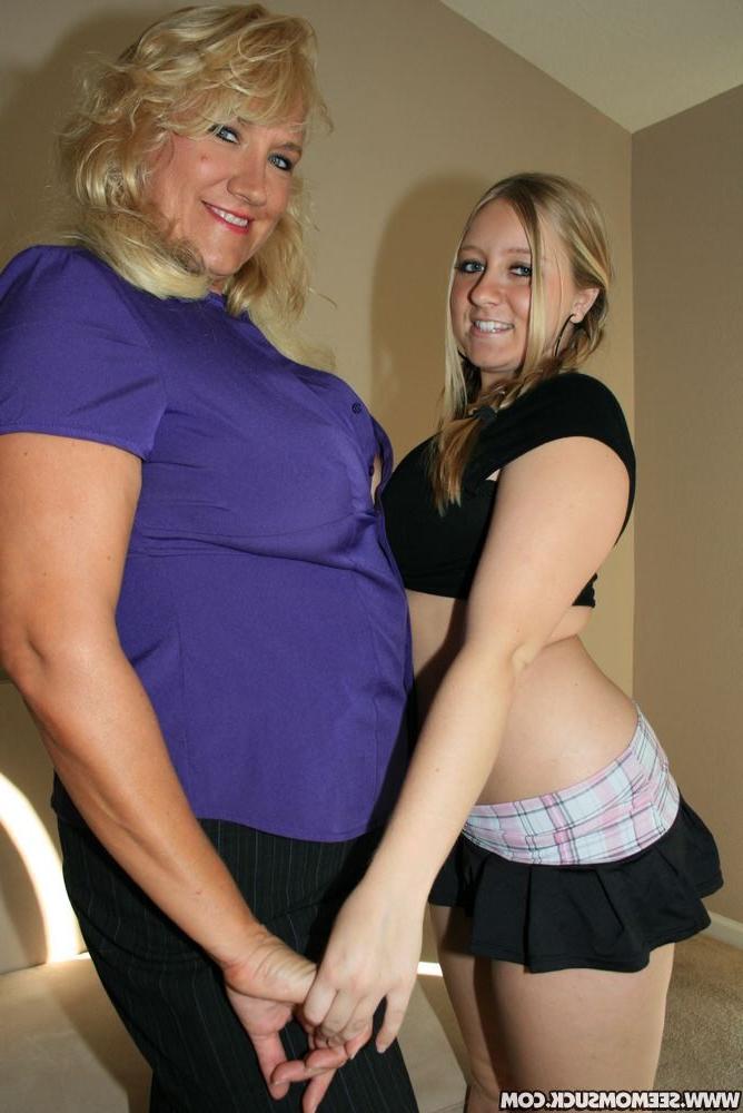 16P MILF teaching daughter how to give blowjob