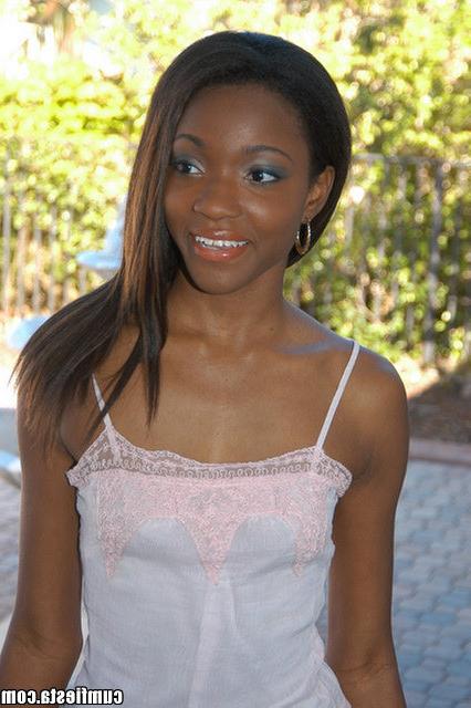 12P 12 pics and 1 movie of Avanti from Cum Fiesta