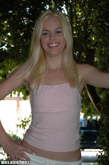 12P 12 pics and 1 movie of Jessica from Cum Fiesta