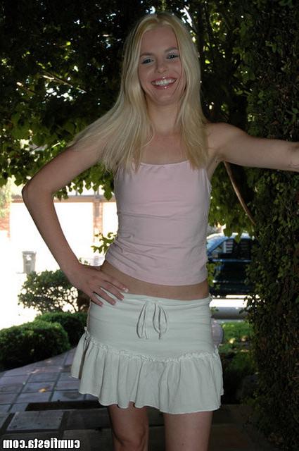12P 12 pics and 1 movie of Jessica from Cum Fiesta