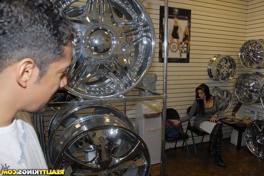 12P 12 pics and 1 movie of Gyna from 8th Street Latinas