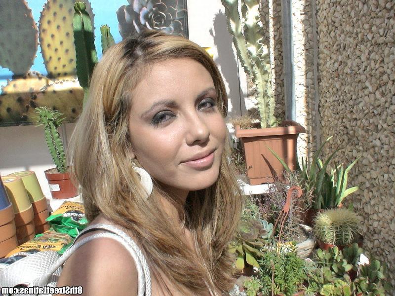 12P 12 pics and 1 movie of Lorena from 8th Street Latinas