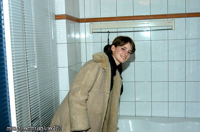 12P 12 pics and 1 movie of Amie from Mikes Apartment