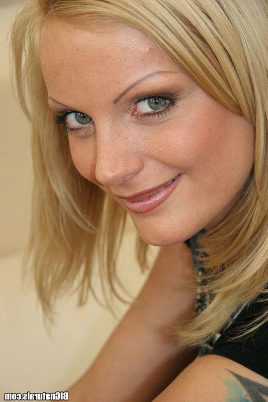 12P 12 pics and 1 movie of Shelia from Big Naturals