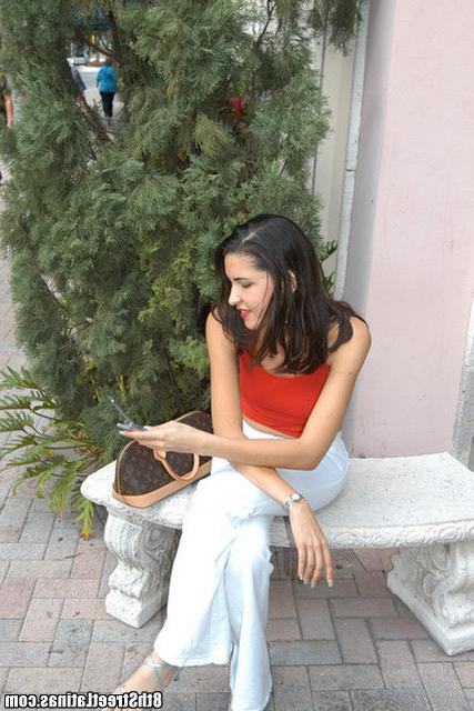 12P 12 pics and 1 movie of Thais from 8th Street Latinas