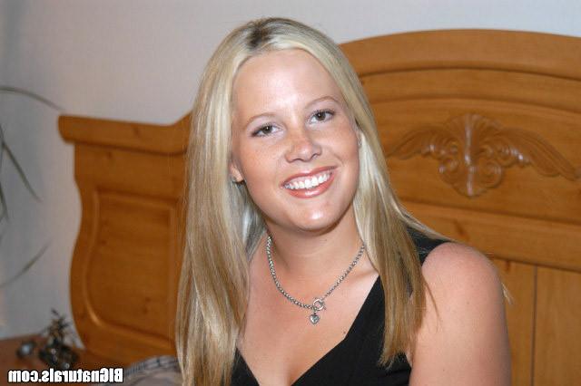 12P 12 pics and 1 movie of Kendra from Big Naturals