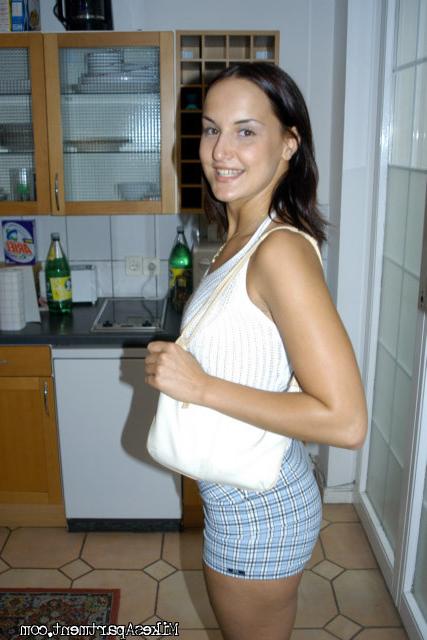 12P 12 pics and 1 movie of Silke from Mikes Apartment