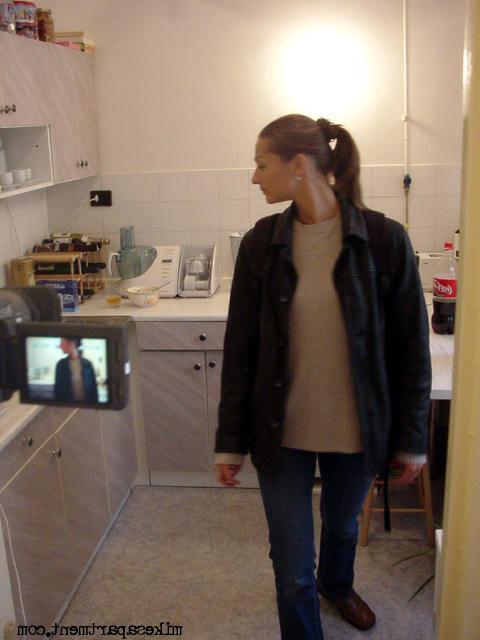 12P 12 pics and 1 movie of Nicole from Mikes Apartment