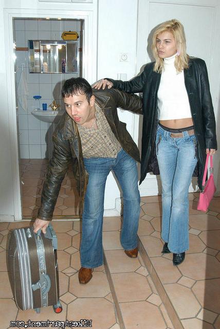 12P 12 pics and 1 movie of Jasmine from Mikes Apartment