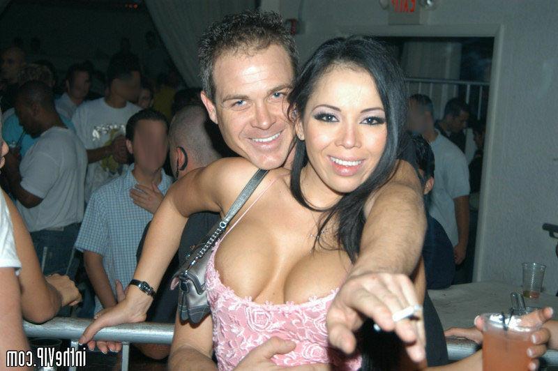 12P 12 pics and 1 movie of Pamela from In The Vip