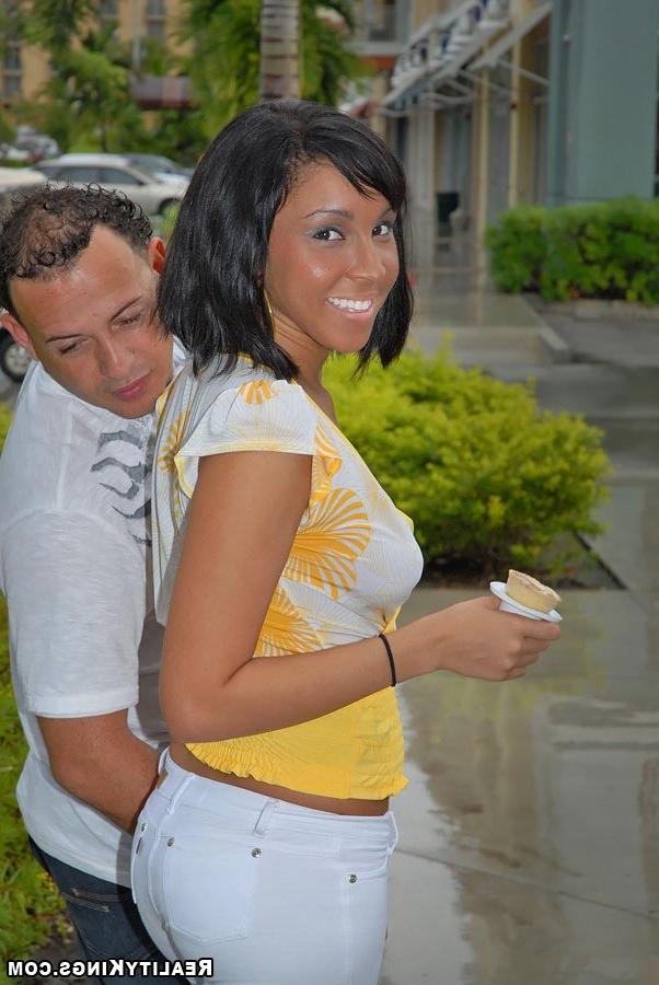 12P 12 pics and 1 movie of Teya from 8th Street Latinas