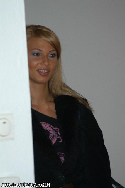 12P 12 pics and 1 movie of Alexandra from Mikes Apartment