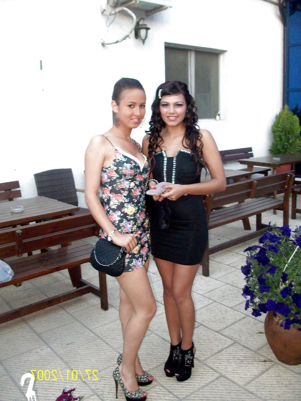 18P Les jeunes salopes duo, trio, groupe