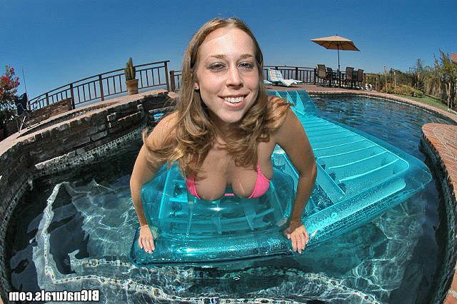 12P 12 pics and 1 movie of Carly from Big Naturals