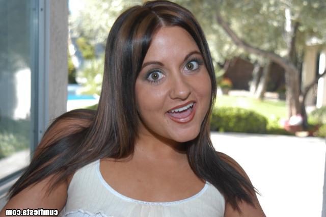 12P 12 pics and 1 movie of Nicole from Cum Fiesta