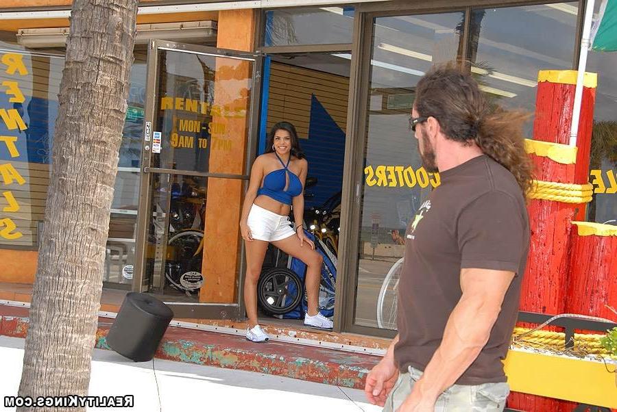 12P 12 pics and 1 movie of Savana from 8th Street Latinas