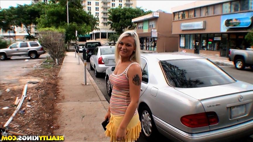 12P 12 pics and 1 movie of Torrie from Street Blowjobs