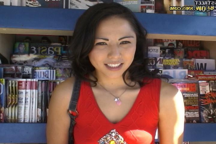 12P 12 pics and 1 movie of Leilani from Street Blowjobs