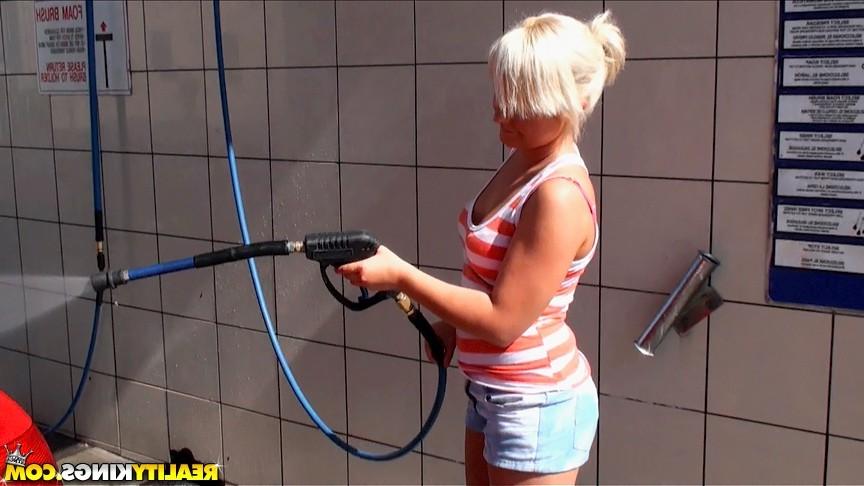 11P 12 pics and 1 movie of Kellye from Street Blowjobs